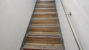Staircase - Joy Guesthouse (Seoul)