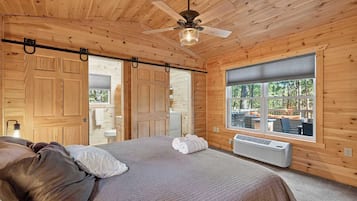 Een strijkplank/strijkijzer, wifi, beddengoed