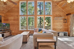 Fernseher, Kamin