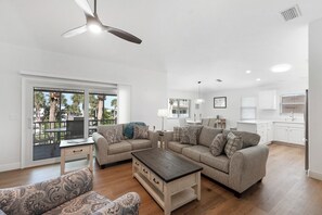 スマートテレビ、テーブルサッカー台、卓球台