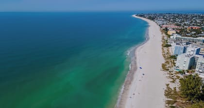 Close to beach w/ no streets to cross, private fenced yard, Games and beach gear