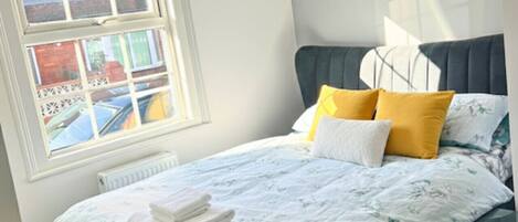 Skrivebord, strygejern/strygebræt, Wi-Fi, sengetøj