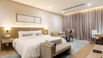 Iron/ironing board, free WiFi, wheelchair access