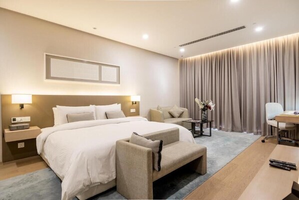 Deluxe Stüdyo, Balkon, Şehir Manzaralı | Ütü/ütü masası, ücretsiz kablosuz İnternet 