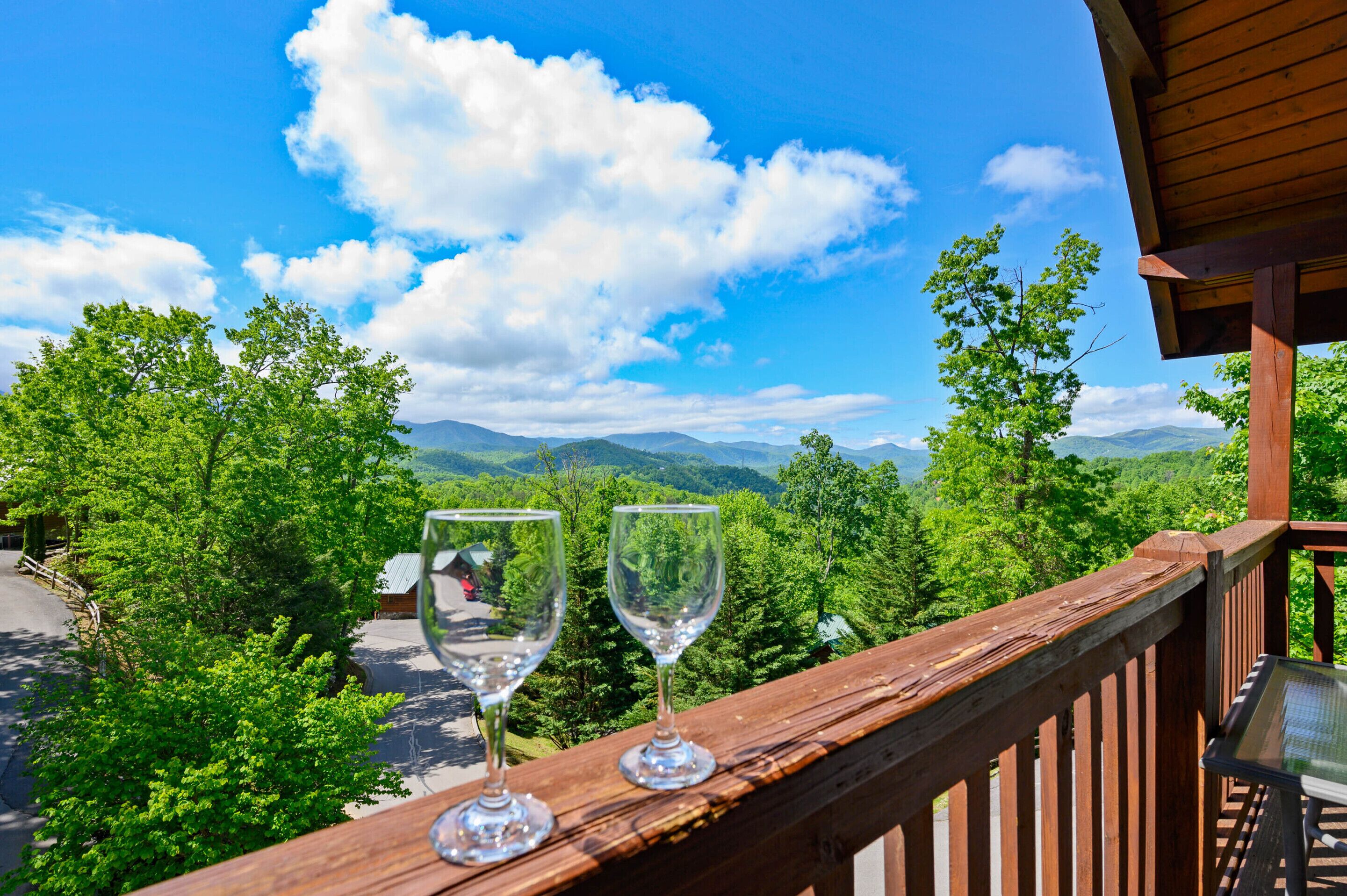 Hytte, privat bad, fjellutsikt (Cabin On A Cloud ) | Terrasse/patio