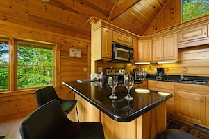 Cabana, banheiro privativo, vista para a montanha (Cabin On A Cloud ) | Cozinha compartilhada | Cadeirão de bebê