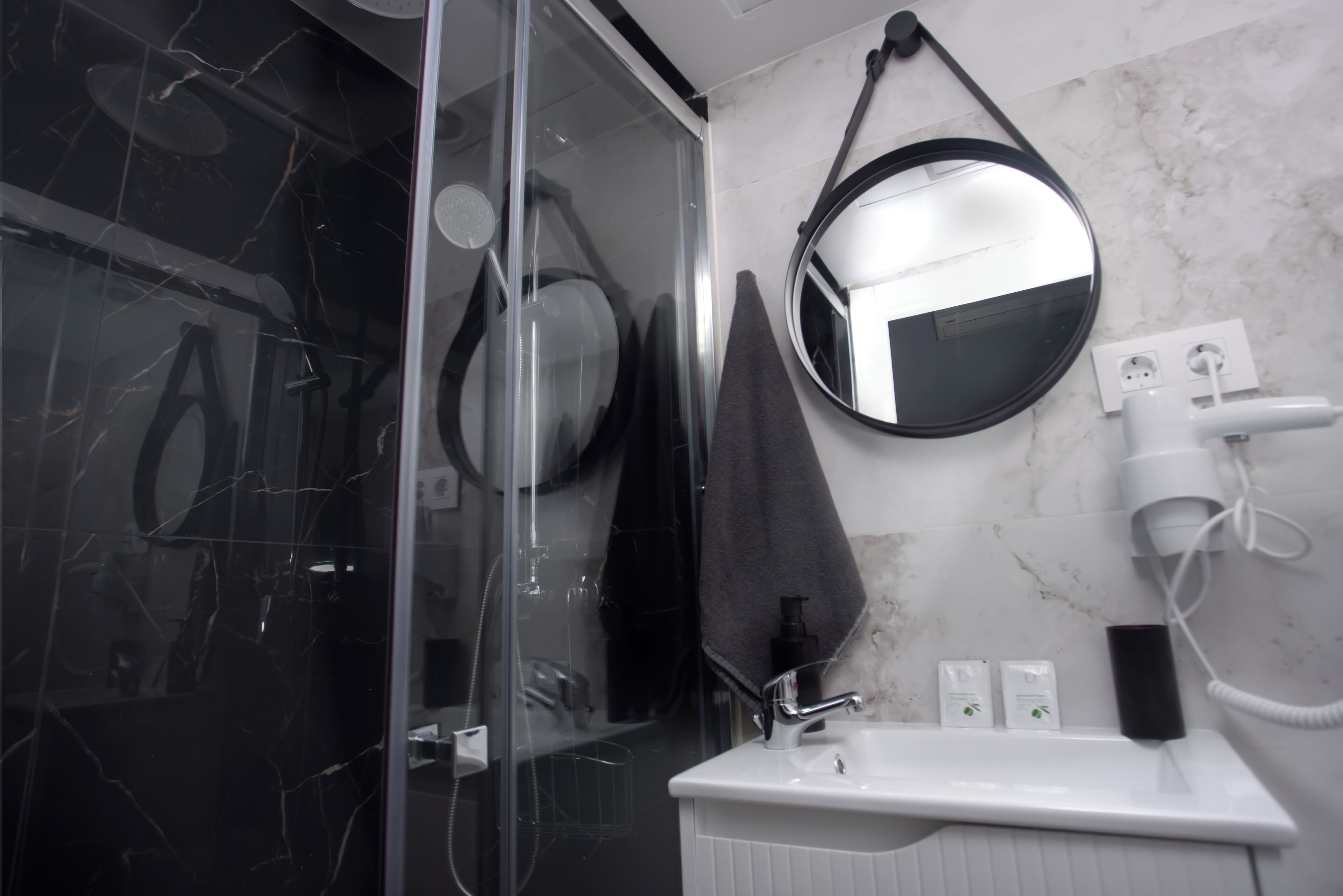 Chambre Triple | Salle de bain