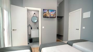 Quarto triplo básico | Wi-Fi de cortesia