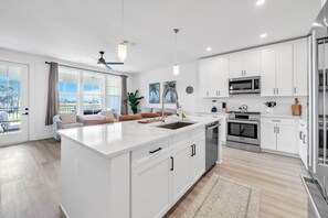 Fridge, microwave, oven, stovetop - The Grove Dogwood 326 - 1 Bedroom - Lazy River - Seascape Resort (Miramar Beach)