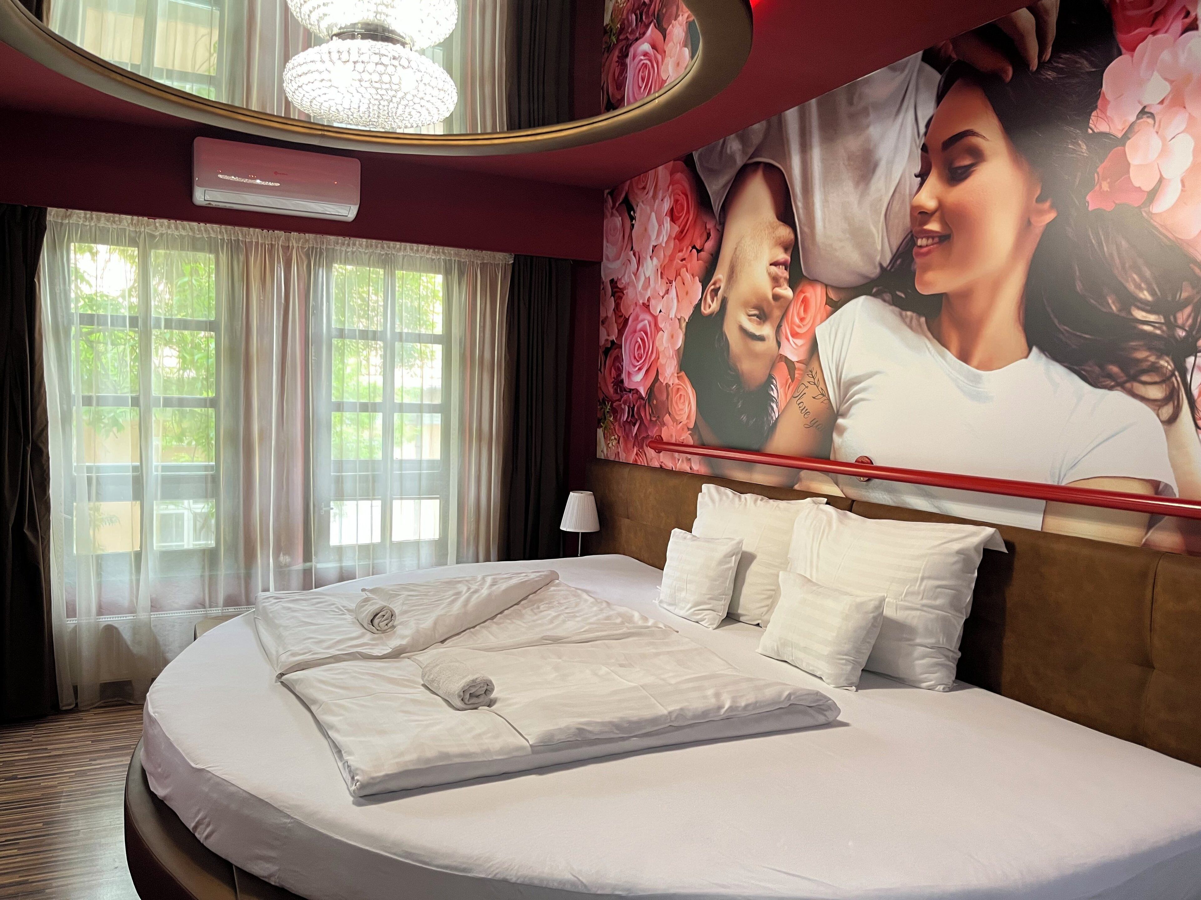 Standard Double Room | Free WiFi, bed sheets