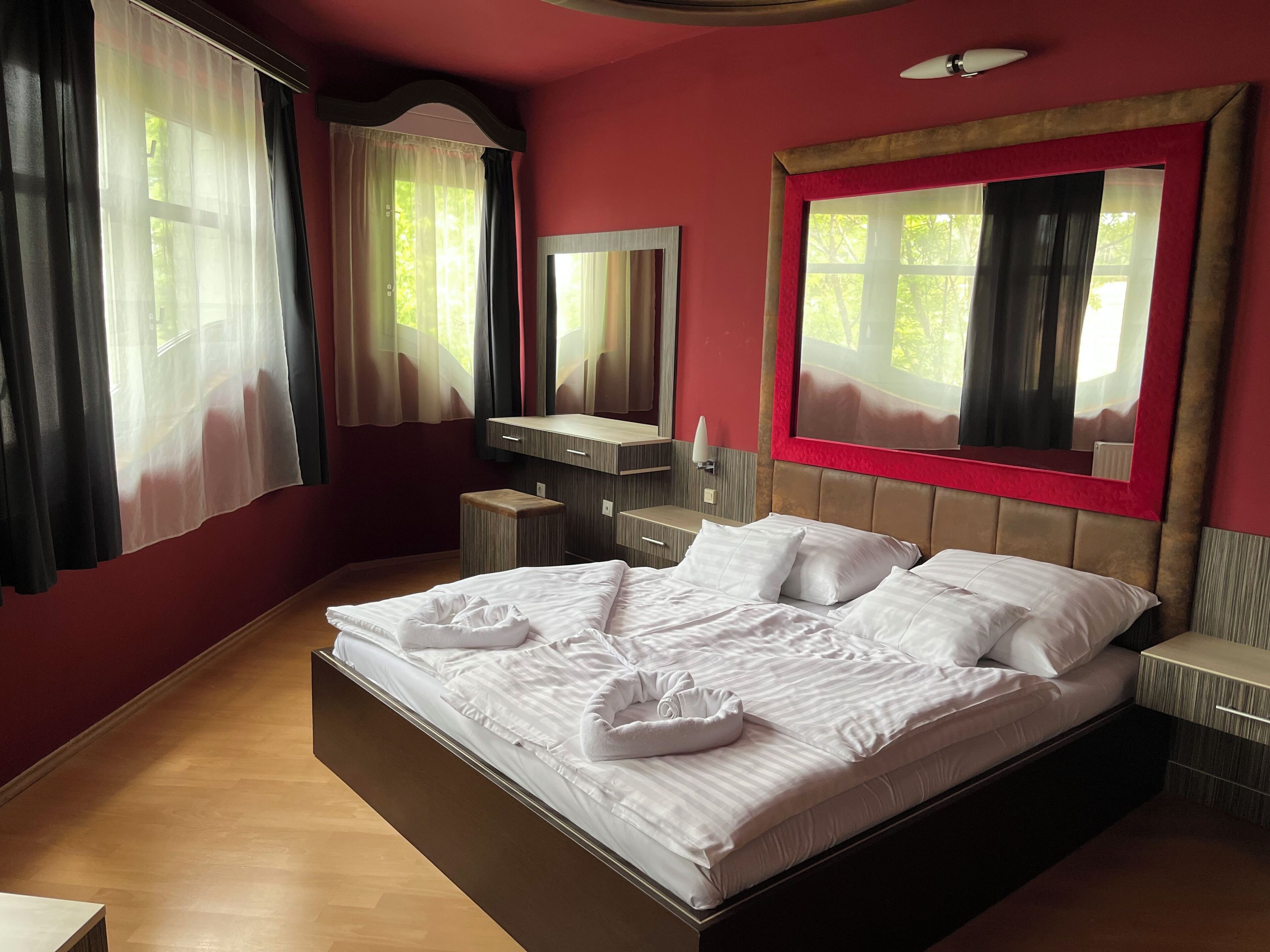 Standard Double Room | Free WiFi, bed sheets
