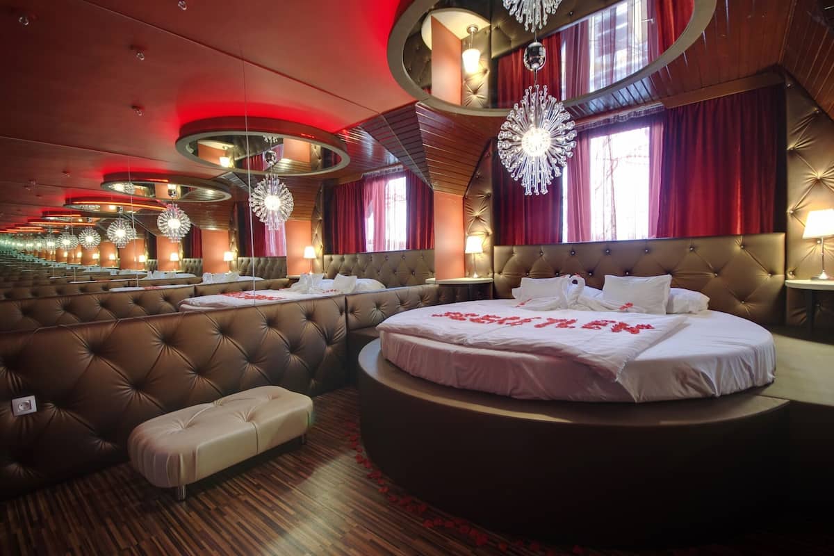 Deluxe Double Room | WiFi (free), bed sheets