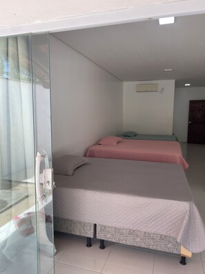 Iron/ironing board, WiFi, bed sheets - Spacious house in Jequiá da Praia, riverside. (Jequiá da Praia)