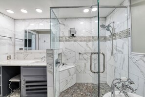 Shower, towels - One Ocean Place 1206- Spacious three-bedroom,  oceanfront condo (Garden City Beach)