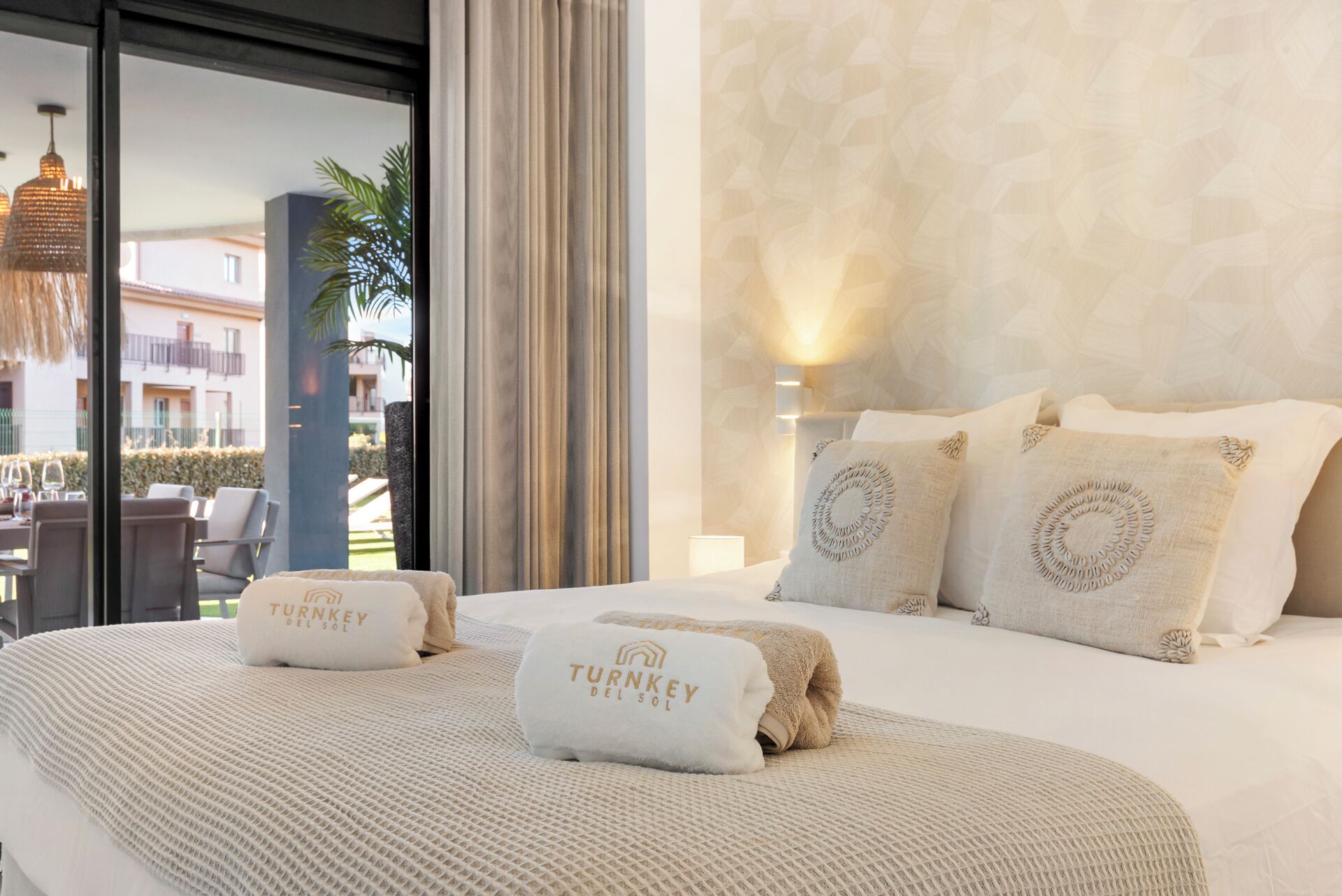 Silitysrauta/-lauta, ilmainen Wi-Fi, vuodevaatteet