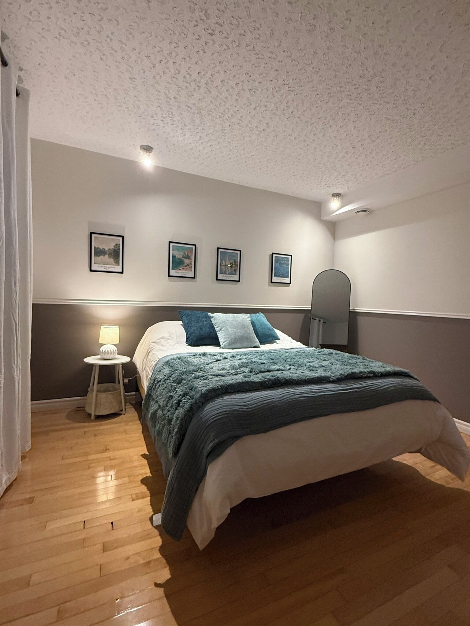 Silitysrauta/-lauta, Wi-Fi, vuodevaatteet