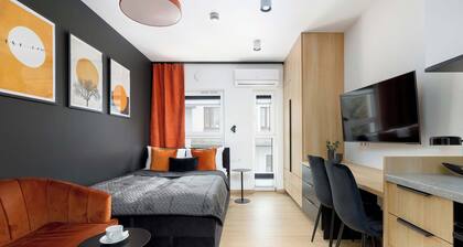 Leszka Czarnego 15 Rzeszów | Klimatisiertes Studio mit Parkplatz und Schreibtisch