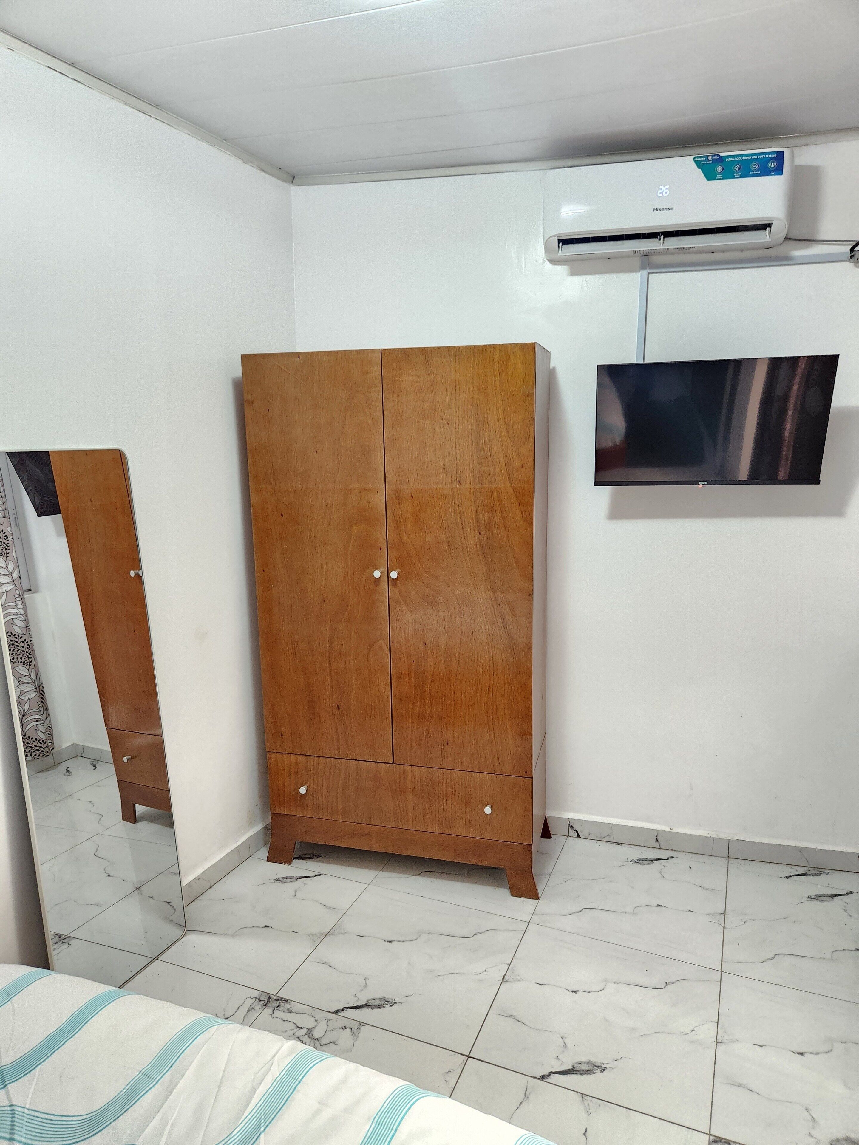 2 bedrooms, WiFi, bed sheets