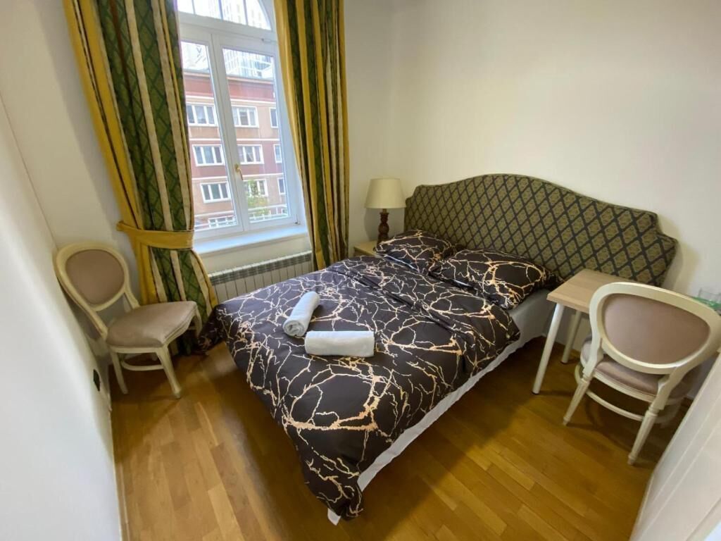 Kahden hengen classic-huone, 1 parisänky | Työpöytä, kannettavalle tietokoneelle sopiva työtila