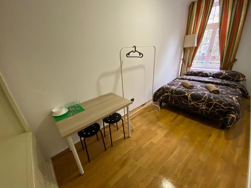 Kahden hengen classic-huone, 1 parisänky | Työpöytä, kannettavalle tietokoneelle sopiva työtila