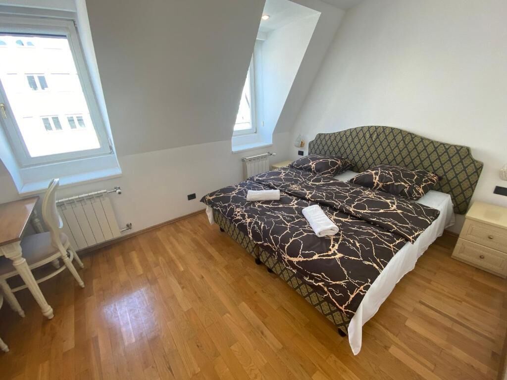 Kahden hengen classic-huone, 1 parisänky | Työpöytä, kannettavalle tietokoneelle sopiva työtila