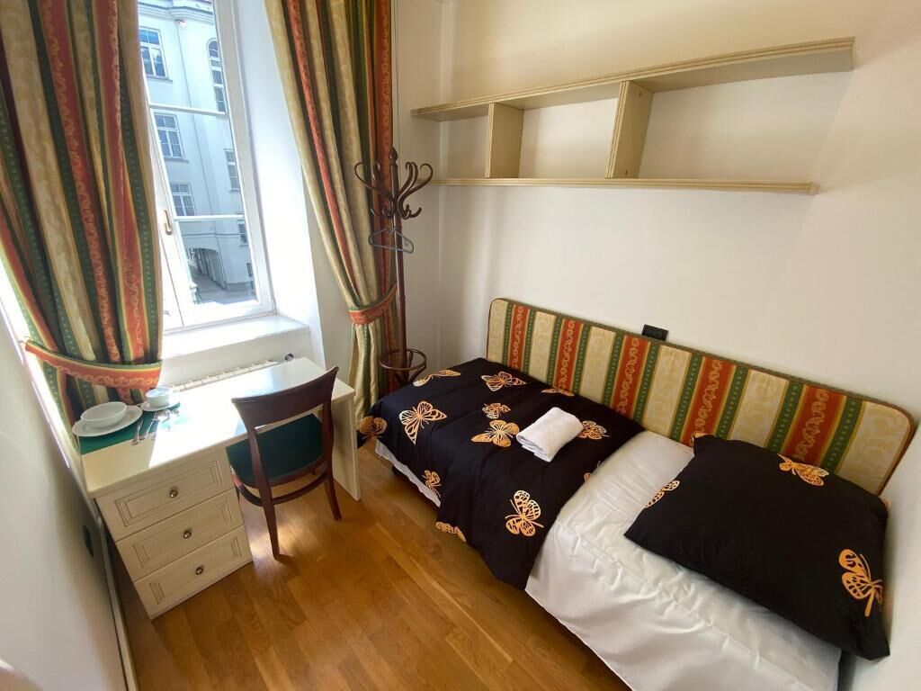 Classic-huone, 1 yhden hengen sänky | Työpöytä, kannettavalle tietokoneelle sopiva työtila