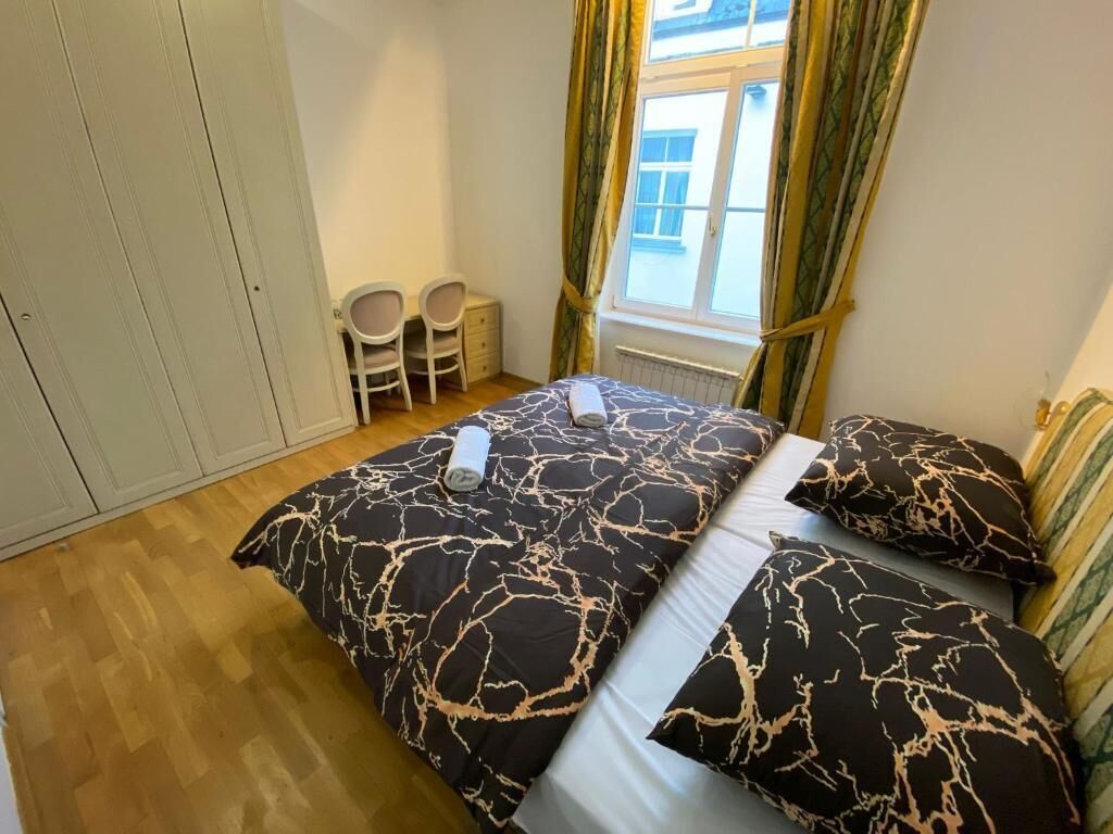 Kahden hengen classic-huone, 1 parisänky | Työpöytä, kannettavalle tietokoneelle sopiva työtila