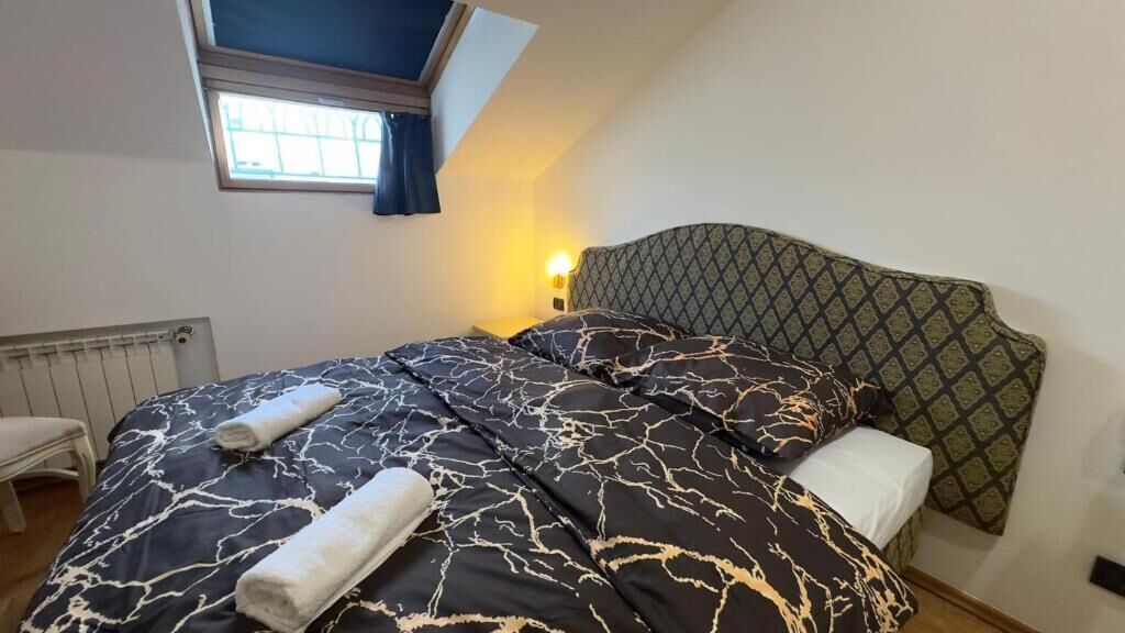 Kahden hengen classic-huone, 1 parisänky | Työpöytä, kannettavalle tietokoneelle sopiva työtila