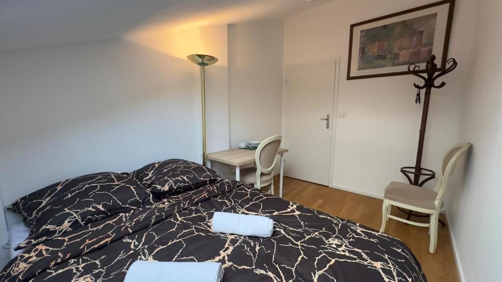 Kahden hengen classic-huone, 1 parisänky | Työpöytä, kannettavalle tietokoneelle sopiva työtila