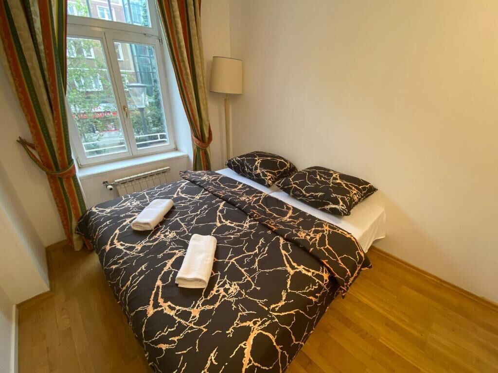 Kahden hengen classic-huone, 1 parisänky | Työpöytä, kannettavalle tietokoneelle sopiva työtila