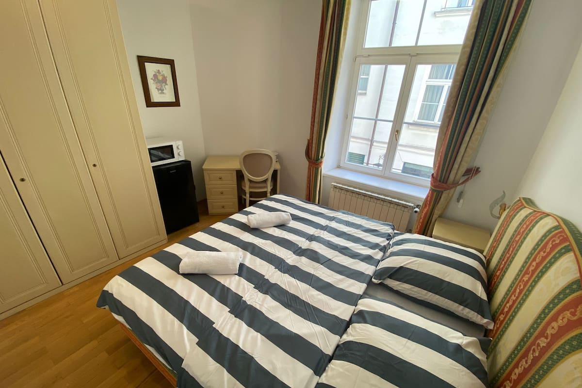 Classic Double Room, 1 Double Bed | Desk, laptop workspace, soundproofing, iron/ironing board