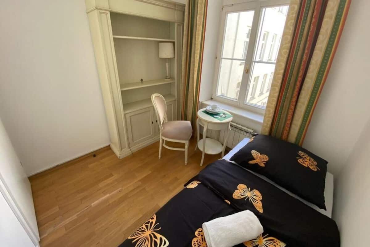 Classic Room, 1 Twin Bed | Desk, laptop workspace, soundproofing, iron/ironing board