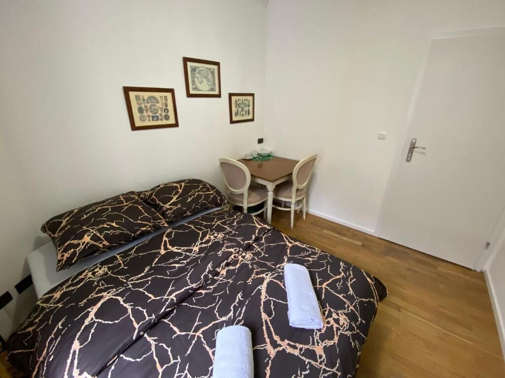 Kahden hengen classic-huone, 1 parisänky | Työpöytä, kannettavalle tietokoneelle sopiva työtila