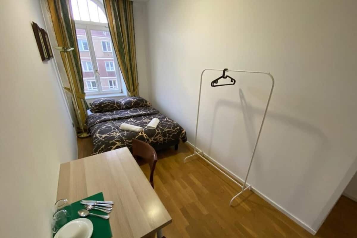 Kahden hengen classic-huone, 1 parisänky | Työpöytä, kannettavalle tietokoneelle sopiva työtila