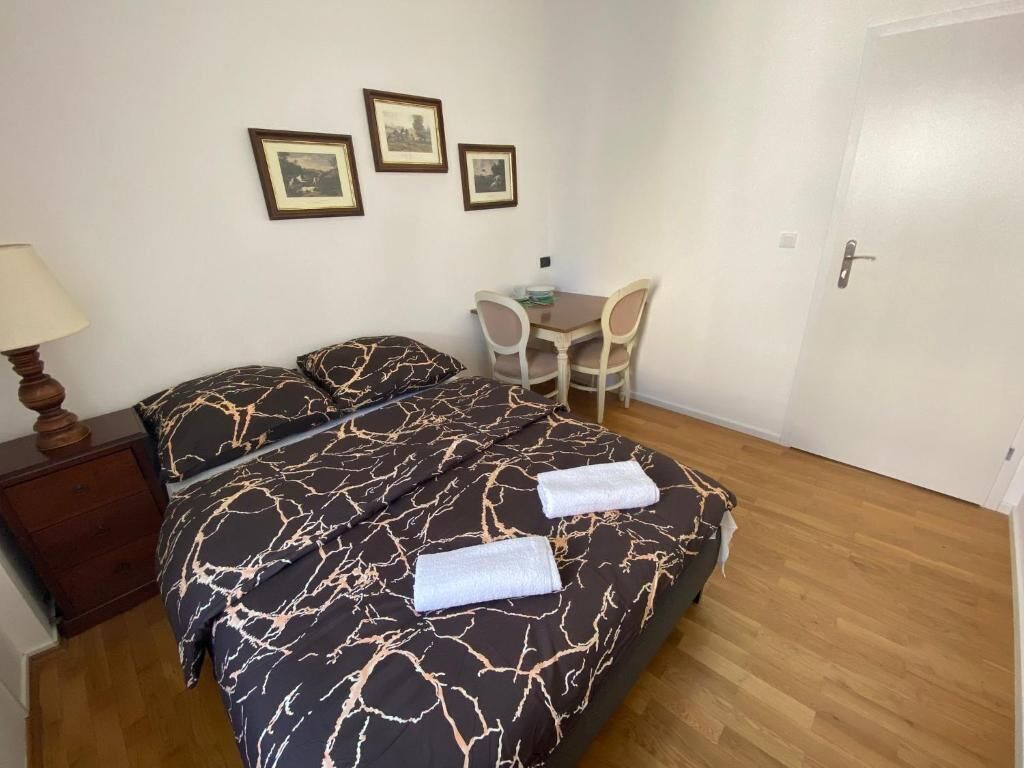 Kahden hengen classic-huone, 1 parisänky | Työpöytä, kannettavalle tietokoneelle sopiva työtila