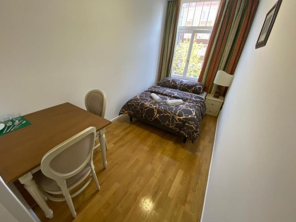 Kahden hengen classic-huone, 1 parisänky | Työpöytä, kannettavalle tietokoneelle sopiva työtila