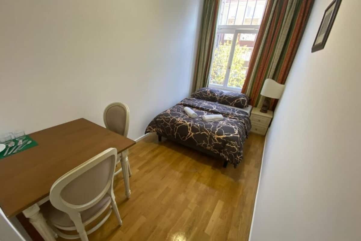 Classic Double Room, 1 Double Bed | Desk, laptop workspace, soundproofing, iron/ironing board