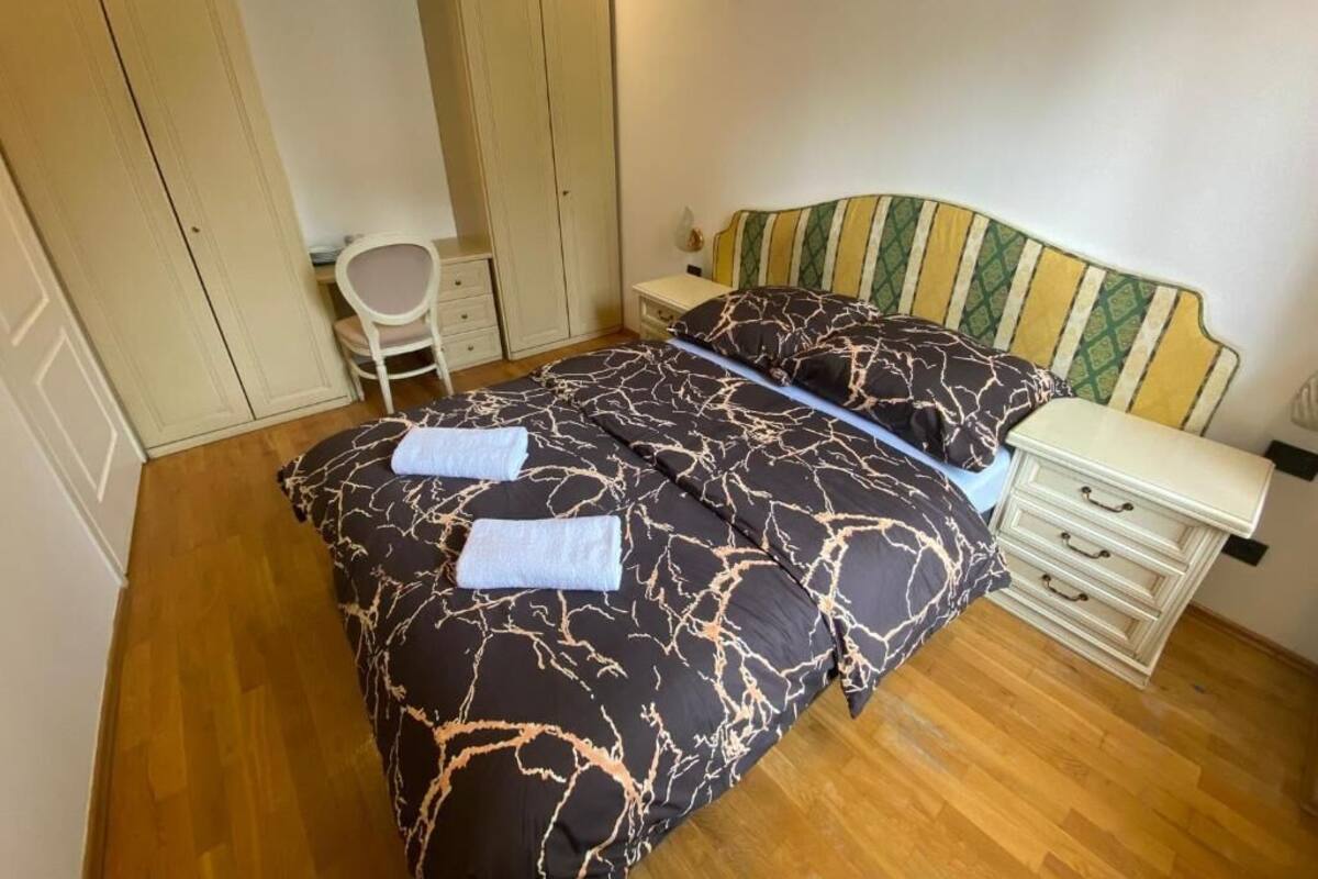 Classic Double Room, 1 Double Bed | Desk, laptop workspace, soundproofing, iron/ironing board