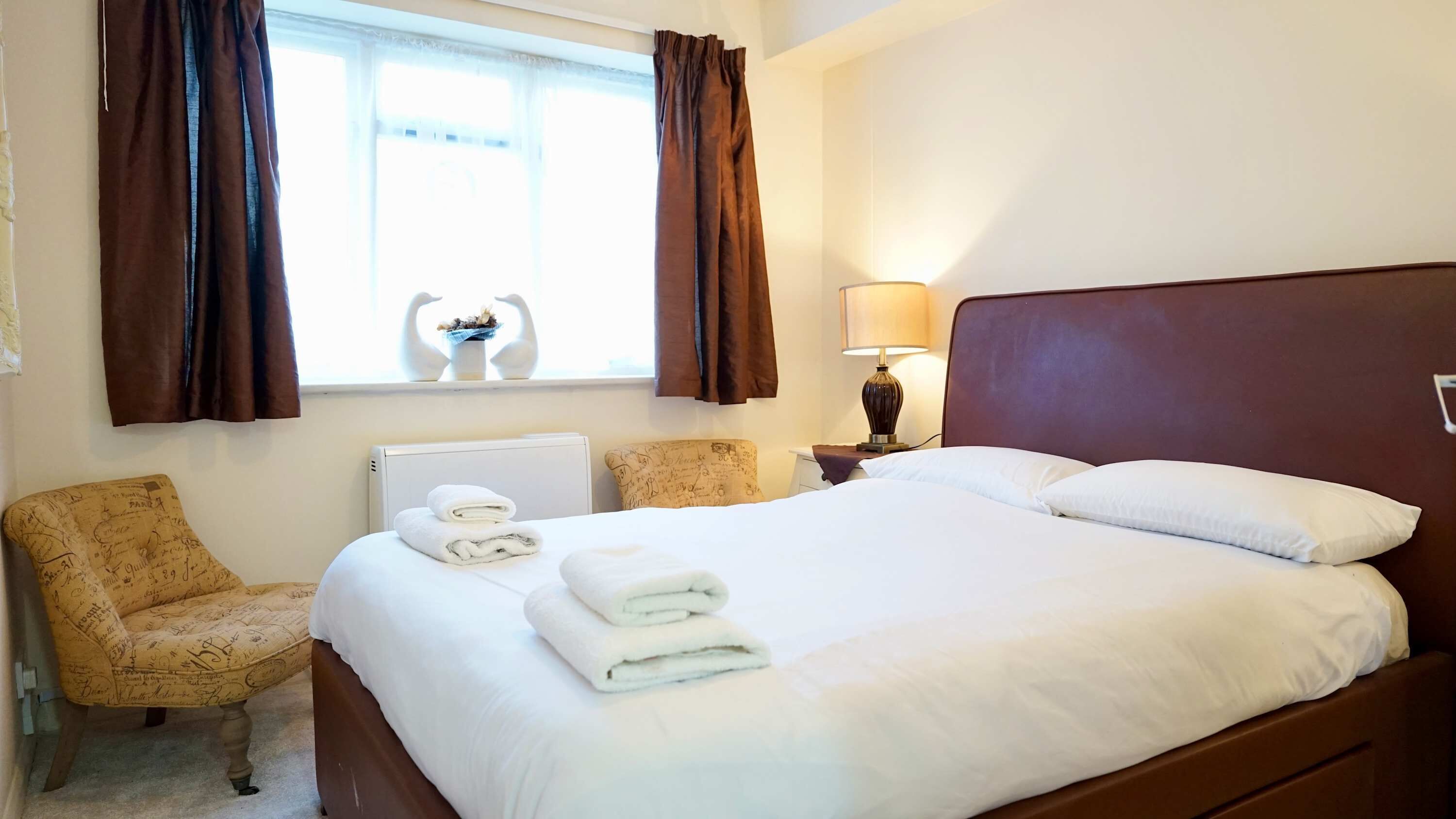 Iron/ironing board, Internet, bed sheets