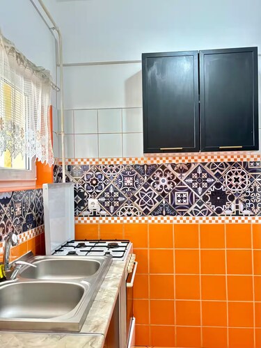 Cozy 1-bedroom apartment with AC in cool Satu Mare