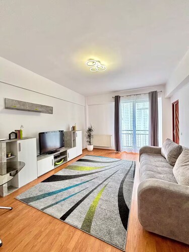 Cozy 1-bedroom apartment with AC in cool Satu Mare