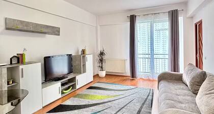 Cozy 1-bedroom apartment with AC in cool Satu Mare