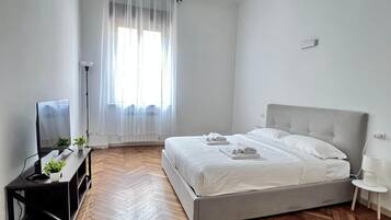 Bügeleisen/Bügelbrett, kostenloses WLAN, Bettwäsche