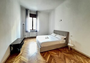 Fer et planche à repasser, Wi-Fi gratuit, draps fournis