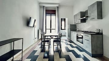 Réfrigérateur, four, plaque de cuisson, cafetiÚre/bouilloire