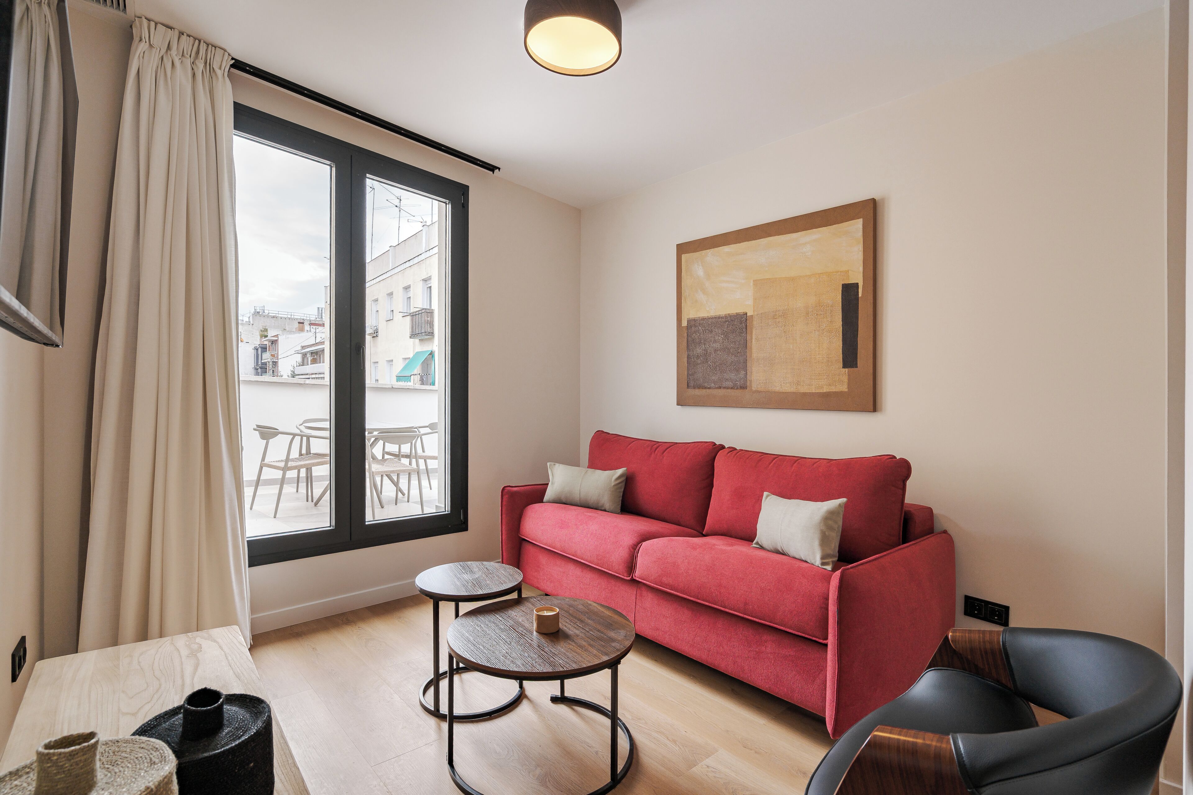 60-cm TV with cable channels