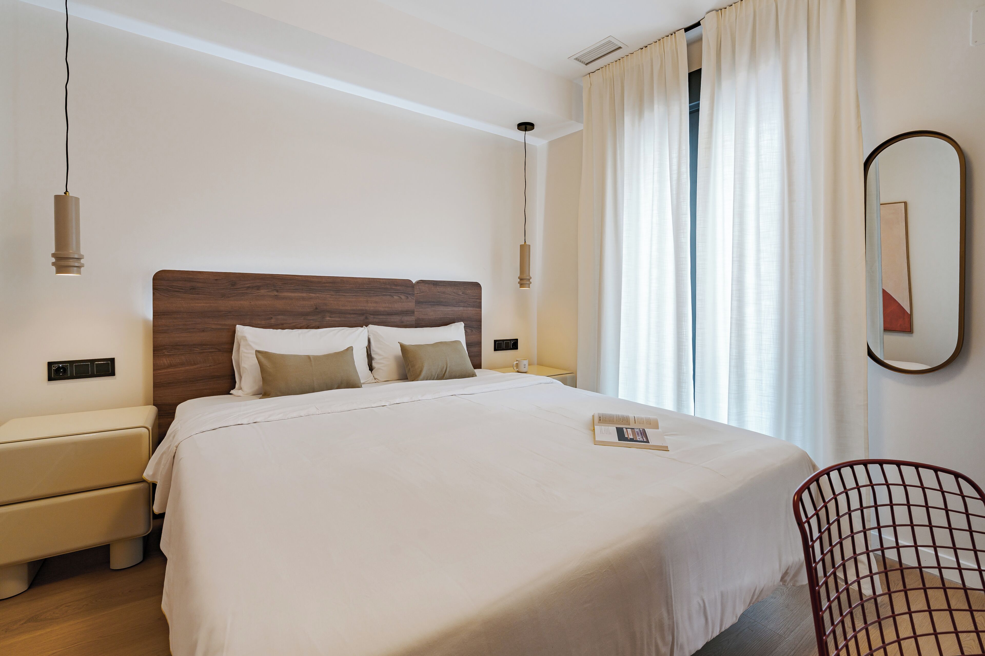 Deluxe Apartment | Iron/ironing board, free cribs/infant beds, free WiFi, bed sheets