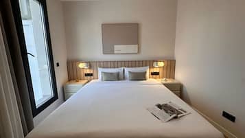 Apartamento estándar, balcón | Tabla de planchar con plancha, cunas gratuitas, wifi gratis