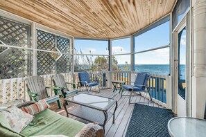 Interior - Lavinder House by Seaside Vacations & Sales! (Chincoteague Island)