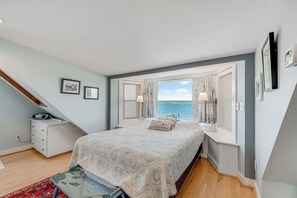 WiFi, bed sheets, wheelchair access - Lavinder House by Seaside Vacations & Sales! (Chincoteague Island)